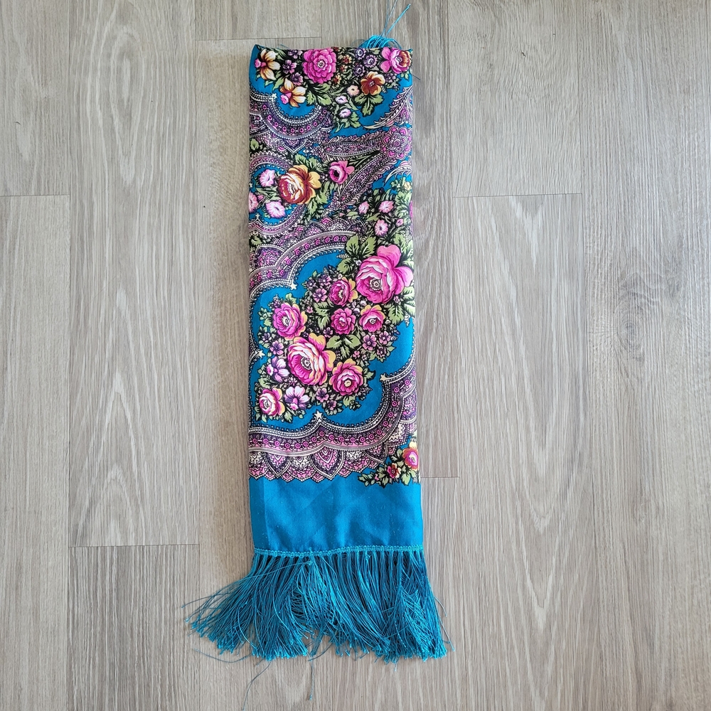 Ukrainian Floral Patterned Scarf with Fringe European Fashion